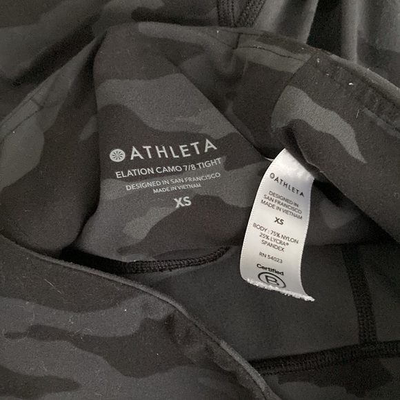 Dark camo Athleta leggings xs - Picture 4 of 4